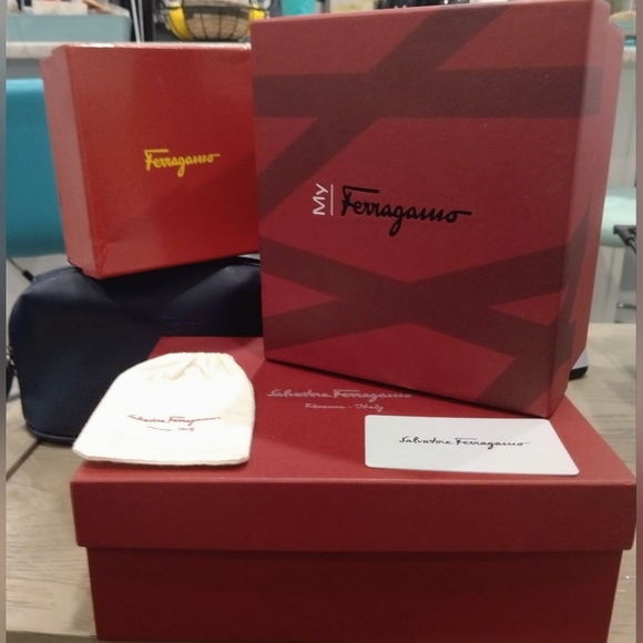 Salvatore Ferragamo Gift Boxes & Small Dust Bag Bundle - Picture 2 of 7
